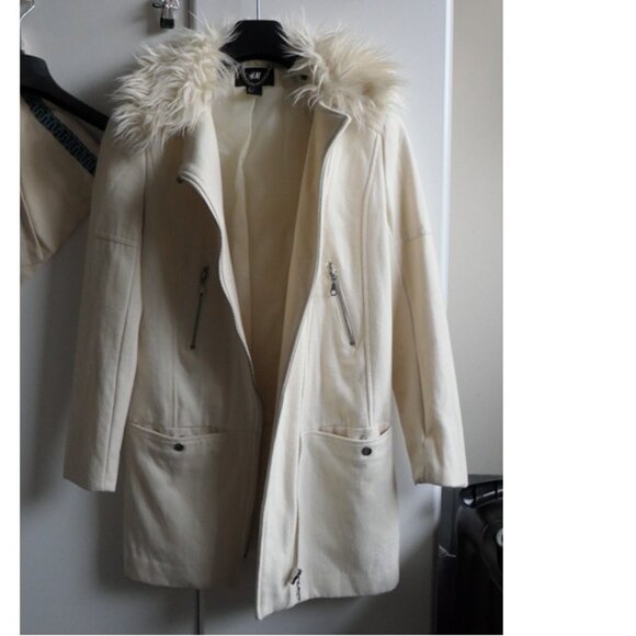 Winter wool white coat, with faux-shearling collar, Sz 2 - Picture 9 of 10
